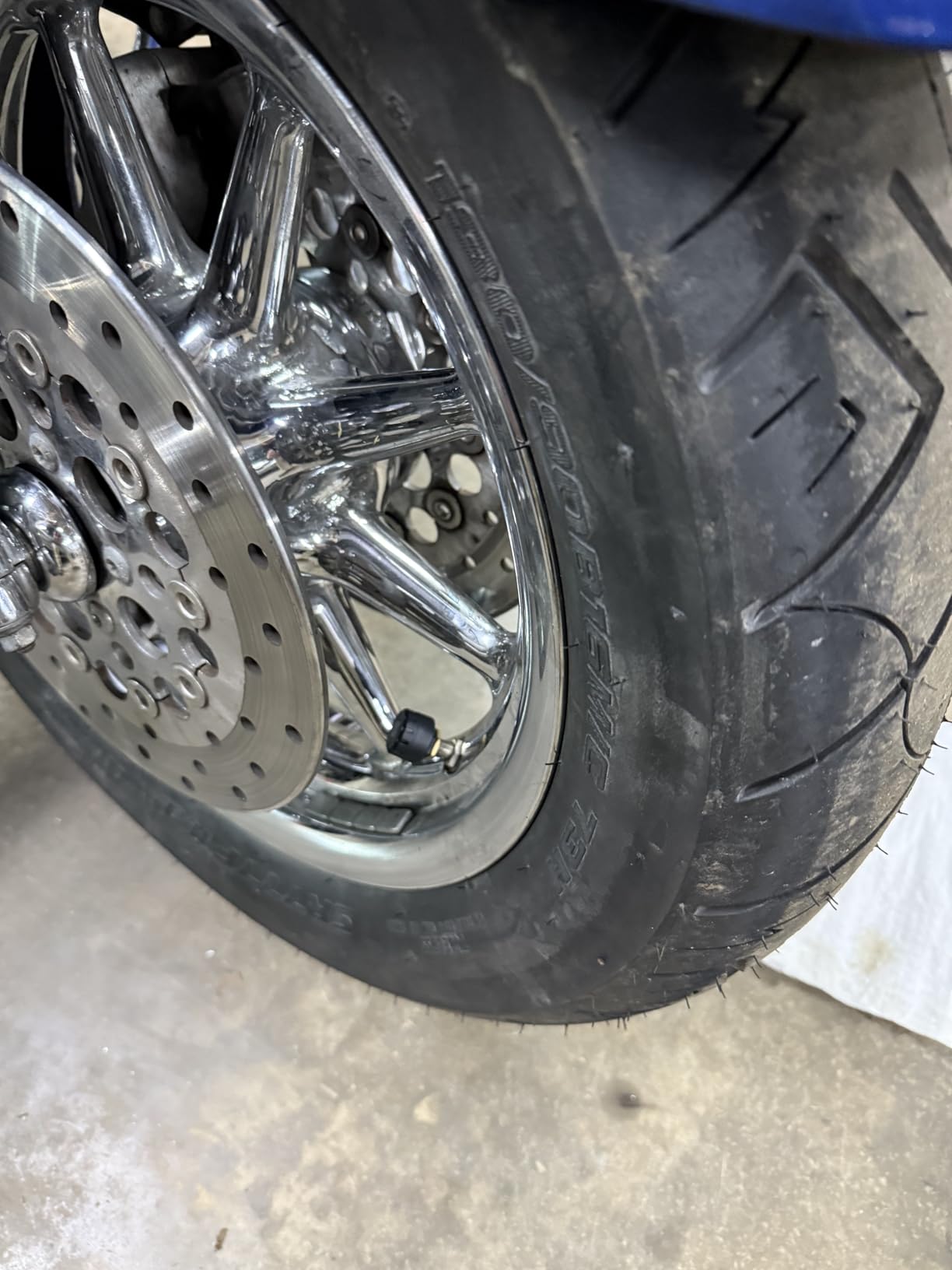 Motorcycle Bluetooth TPMS - Real-Time Tire Pressure & Temperature Monitor customer photo 1