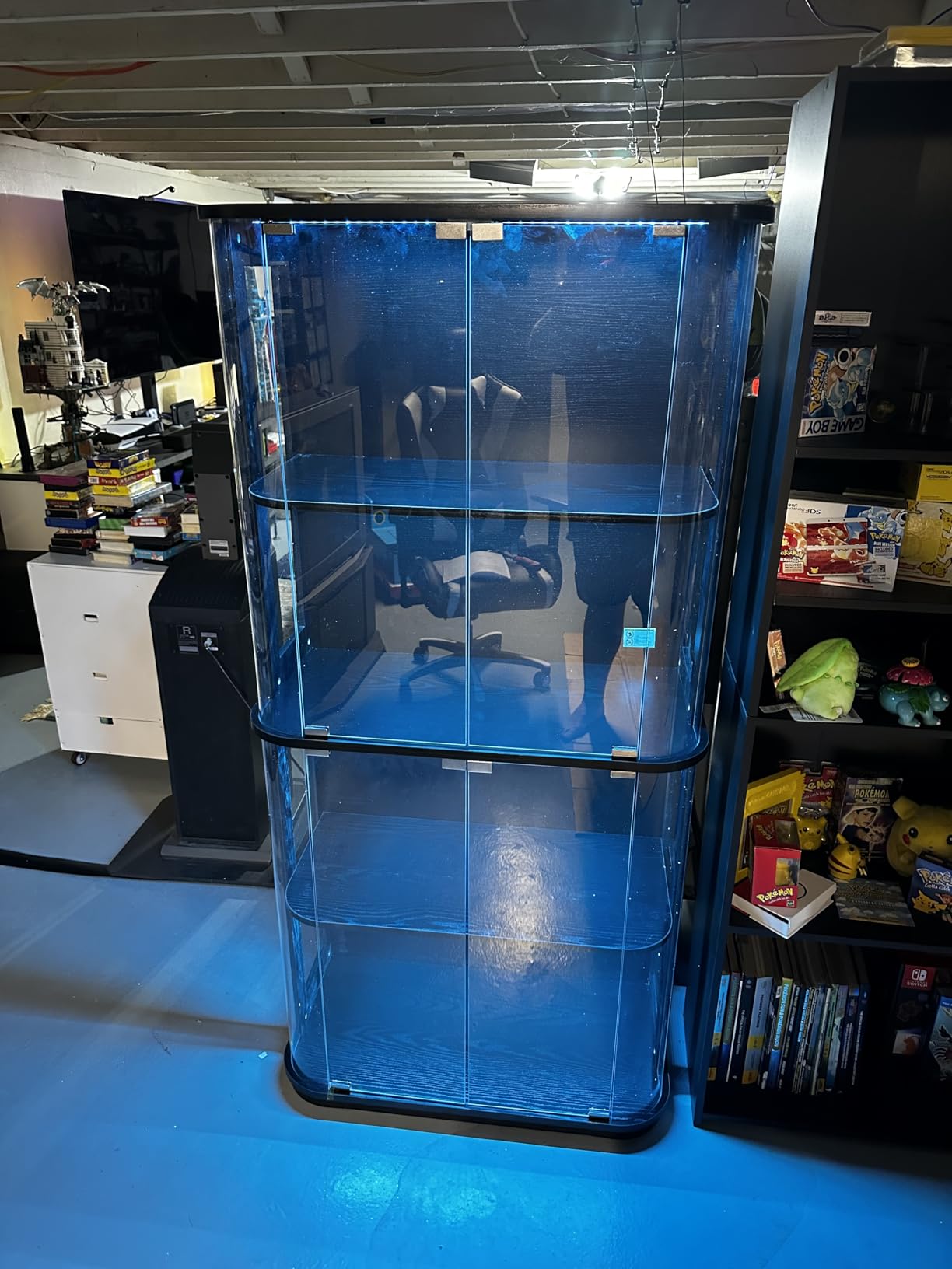 Rounded Display Cabinet with Glass Door, 4-Tier Curio Cabinet with Transparent Full-Display Surface for Collectibles, Glass Display Case with 3 Color Lights, Human Body Sensor, Black customer photo 2