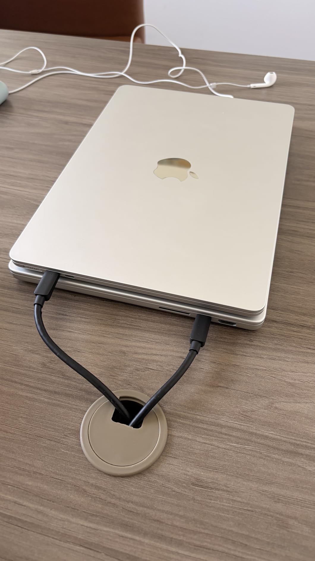 MINIX K1 USB C KVM Switch 1 Monitors 2 Computers, 4K@120Hz HDR, 100W PD 3.0, Dual USB-C Input KVM Switches, Share Keyboard & Mouse, Aluminum Design customer photo 2