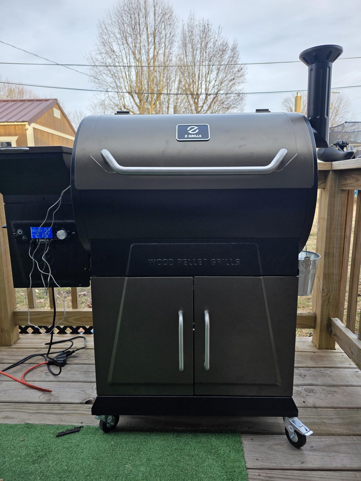Z GRILLS 2026 Electric Pellet Smoker & Grill, 700 sq. in Cooking Space, PID 3.0 Precision Control, Dual Meat Probes, 28-Hour Hopper, Dual-Wall Insulated Base, 8-in-1 BBQ with Cover customer photo 2