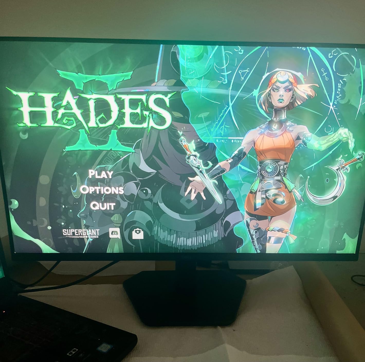 Dell 24 240Hz Gaming Monitor - SE2426HG - 23.8-inch FHD (1920x1080) 240Hz Display, IPS, AMD FreeSync Premium customer photo 2