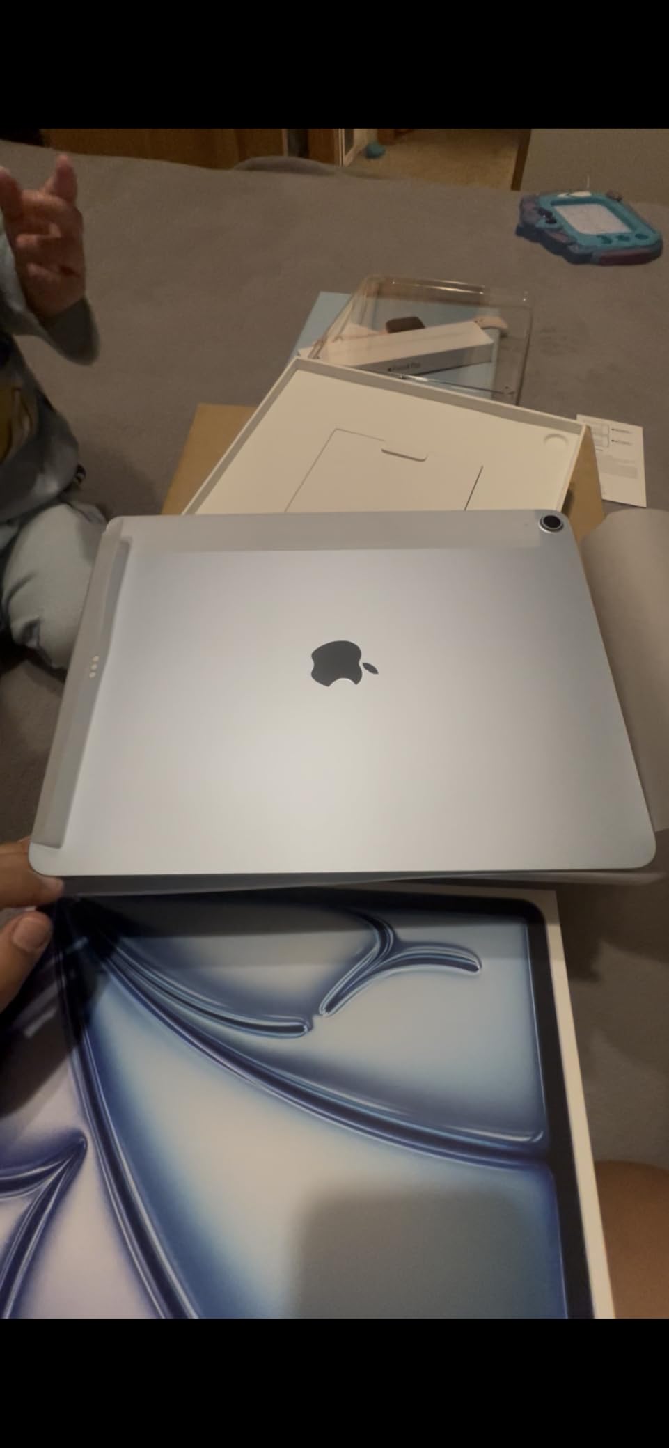 iPad Air 13-inch (M4): Liquid Retina Display, 256GB, 12MP Front/Back Camera, Wi-Fi 7 with Apple N1, Touch ID, All-Day Battery Life - Space Gray customer photo 2
