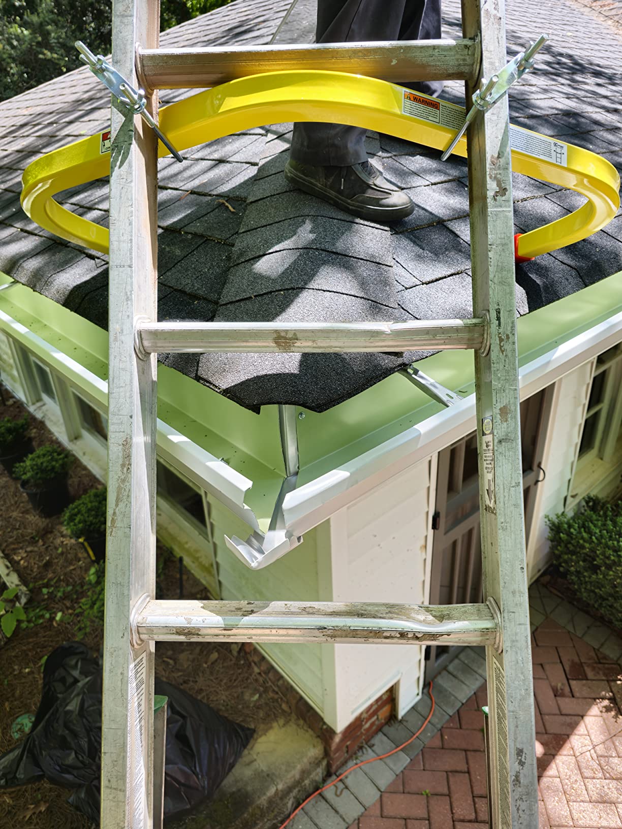 Guardian Fall Protection 2470 Corner Buddy Aluminum Ladder Stabilizer, 38