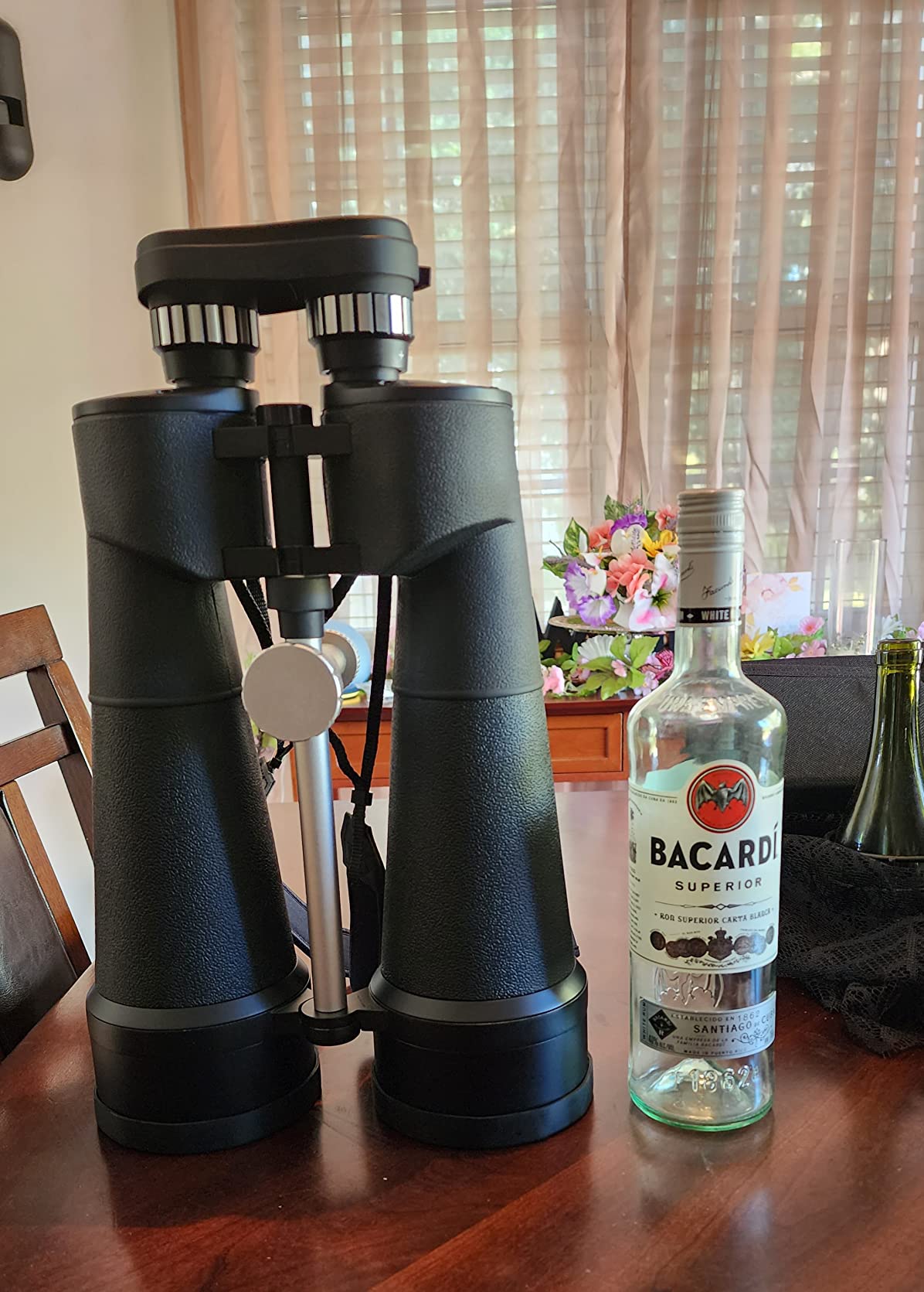 Celestron SkyMaster 25x100 Binoculars - Giant Aperture Binoculars for Deep-Sky Astronomy & Long-Distance Viewing - Multi-Coated Optics - Includes Tripod Adapter & Carrying Case customer photo 2
