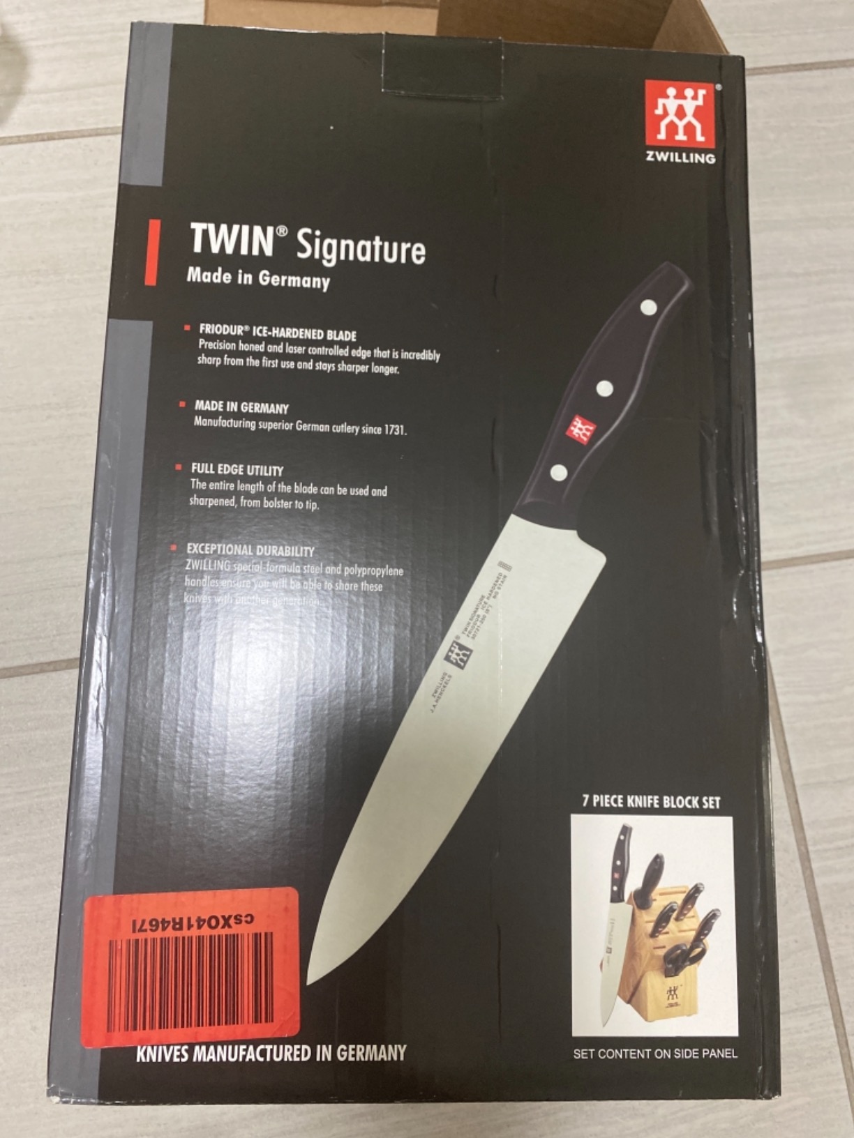 ZWILLING Twin Signature 7-Piece German Knife Set with Block, Razor-Sharp, Made in Company-Owned German Factory with Special Formula Steel perfected for almost 300 Years customer photo 2