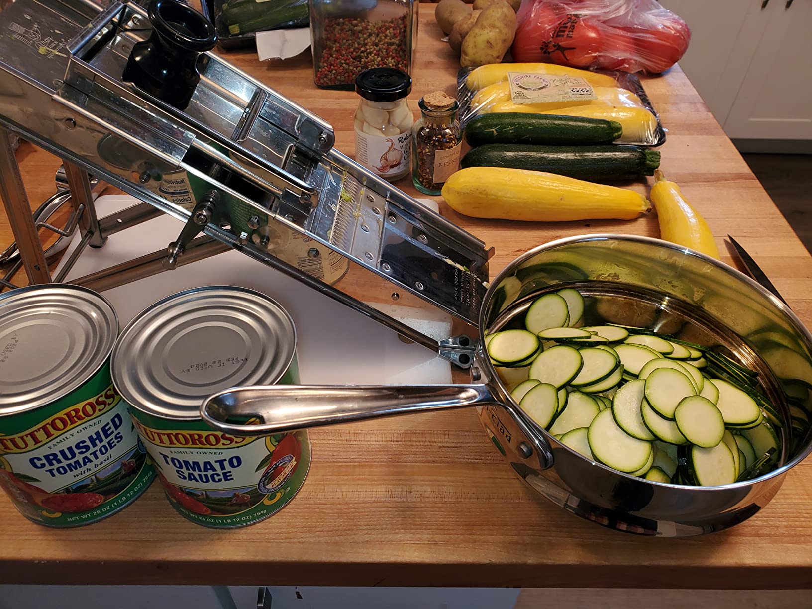 Bron Coucke - Professional Stainless Steel Mandoline with Protective Carriage - 2 Integrated Cutting Blade Units (3 mm & 10 mm) - Smooth & Corrugated Blades - Adjustable - Multi-Function customer photo 1