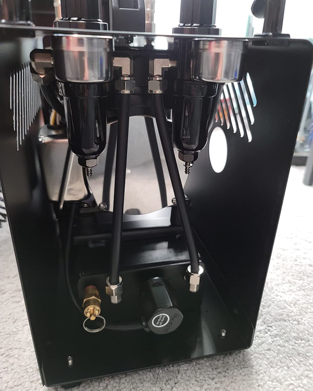 Iwata-Medea - Power Jet Pro Air Compressor (IS975) customer photo 2