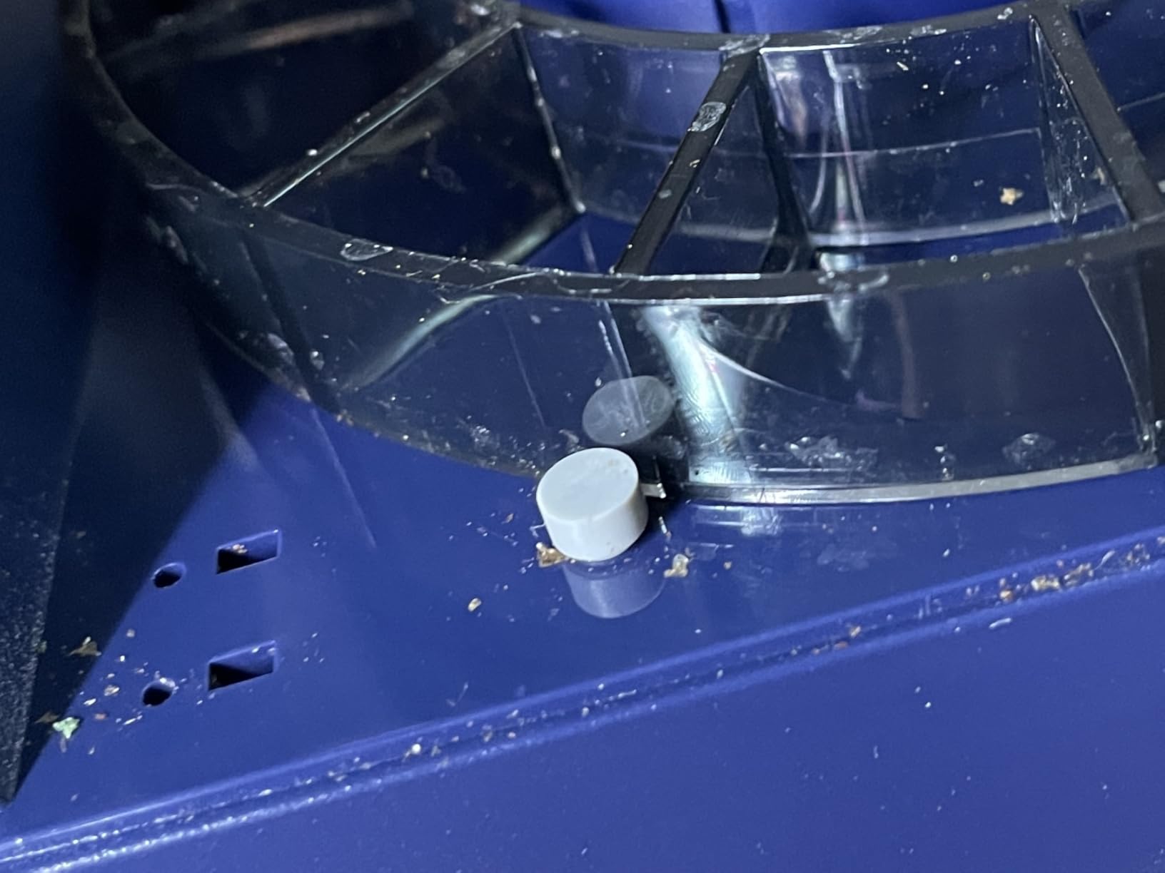Fish Mate F14 Automatic Aquarium Fish Feeder - 14 Meal Timer Controlled Auto Feeder for Daily or Vacation Use, Adjustable Portions, Includes Mounting Clamps, For Flakes & Pellets customer photo 2