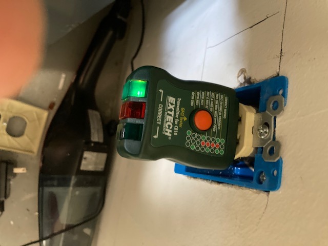 Extech CB10 AC Circuit Breaker Finder and Receptacle Tester - Professional Grade GFCI Outlet Tester for Home & Industrial Use - Pinpoint Breakers and Fuses - Includes 9V Battery and LED Indicators customer photo 1