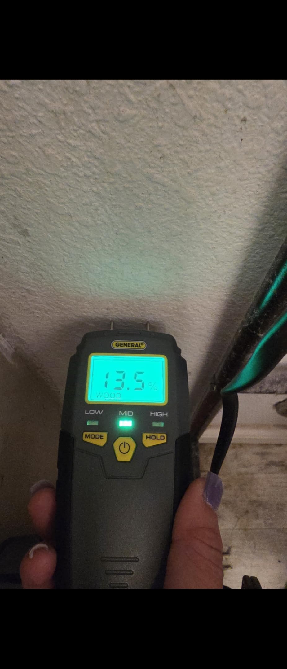 General Tools MMD4E Digital Moisture Meter, Water Leak Detector, Moisture Tester, Pin Type, Backlit LCD Display With Audible and Visual High-Medium-Low Moisture Content Alerts customer photo 3
