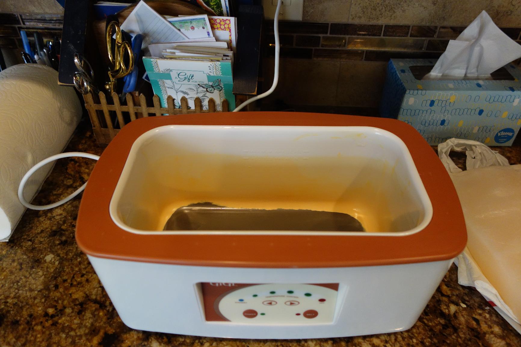 Gigi Paraffin Wax Warmer - Professional Grade Paraffin Bath for Manicures and Pedicures - Digital Temperature Control - Includes 6 lbs. Paraffin Wax customer photo 1