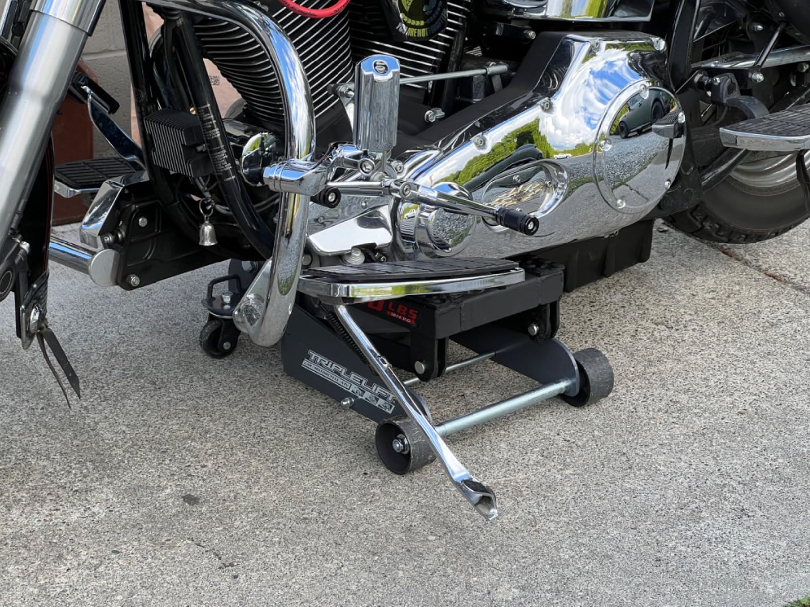 Powerbuilt 2 Ton Triple Lift Floor Jack, Works on Cars, Trucks, Motorcycles, ATV's, Transmissions, 4-3/4 to 17 in. Range, Wide and Stable, Locking Safety Bar - 620422E customer photo 3