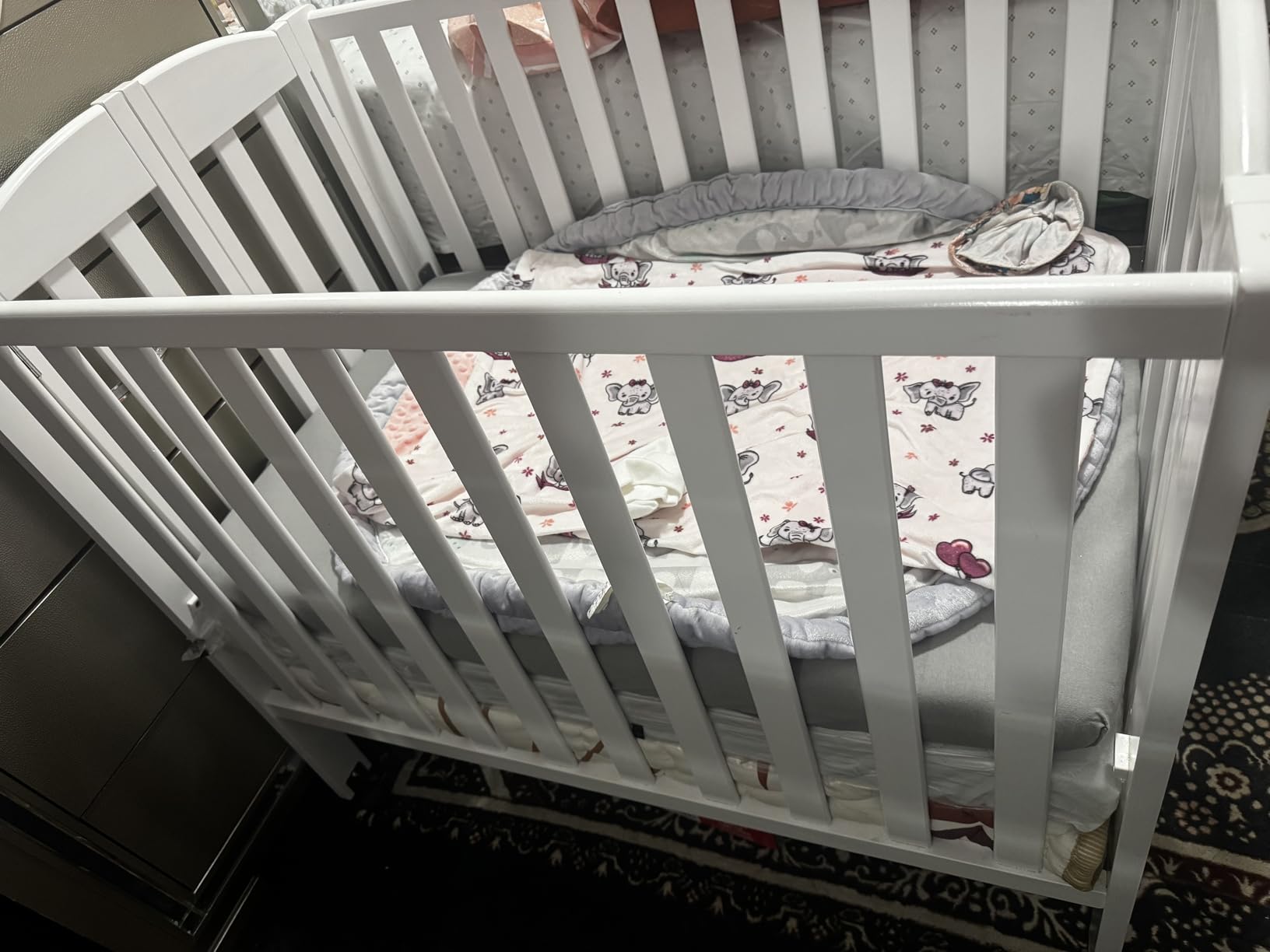 Dream On Me 2-in-1 Portable Mini Crib, Non-Full Size Baby Crib for Small Spaces, 2 Mattress Heights, Compact Travel Design, Includes Mattress, GREENGUARD Gold & BSA Certified, White customer photo 1