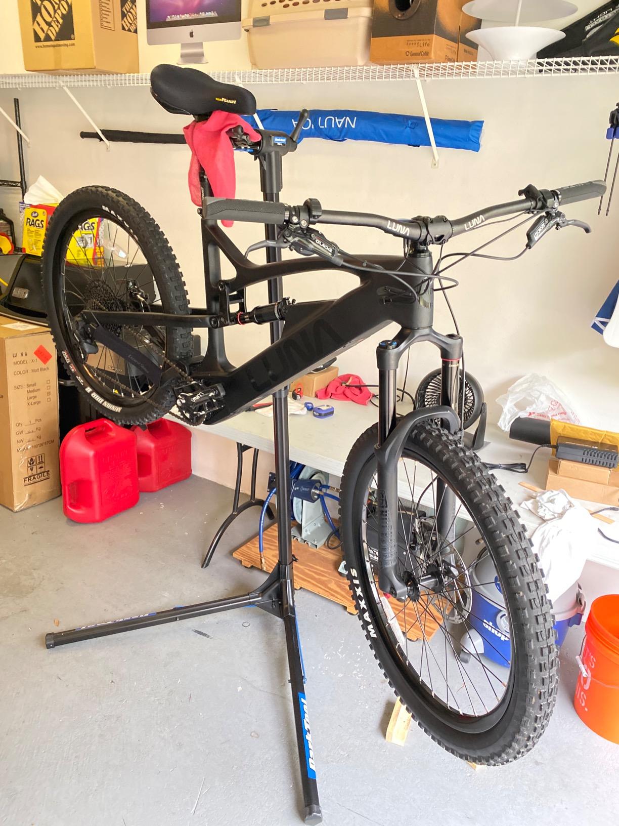 Park Tool Team Issue PRS-25 Repair Stand customer photo 1