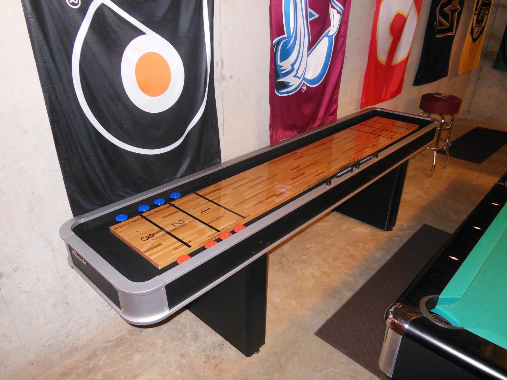 Atomic 9' LED Shuffleboard Table with Poly-Coated Playing Surface customer photo 2