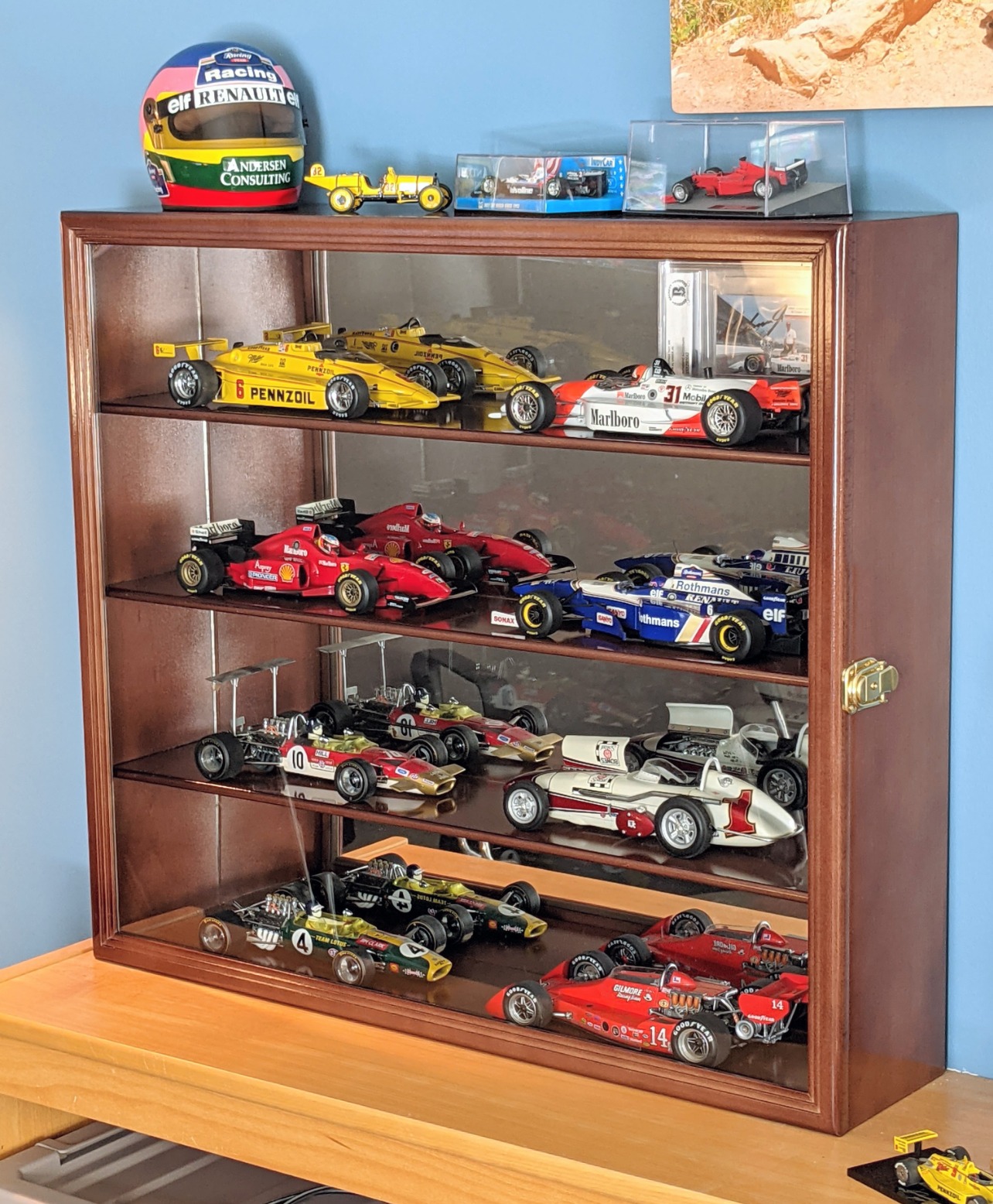 1/18 Scale Diecast Display Case Cabinet Holder Rack w/UV Protection- Lockable with Mirror Back Model Cars Holds 8 customer photo 1