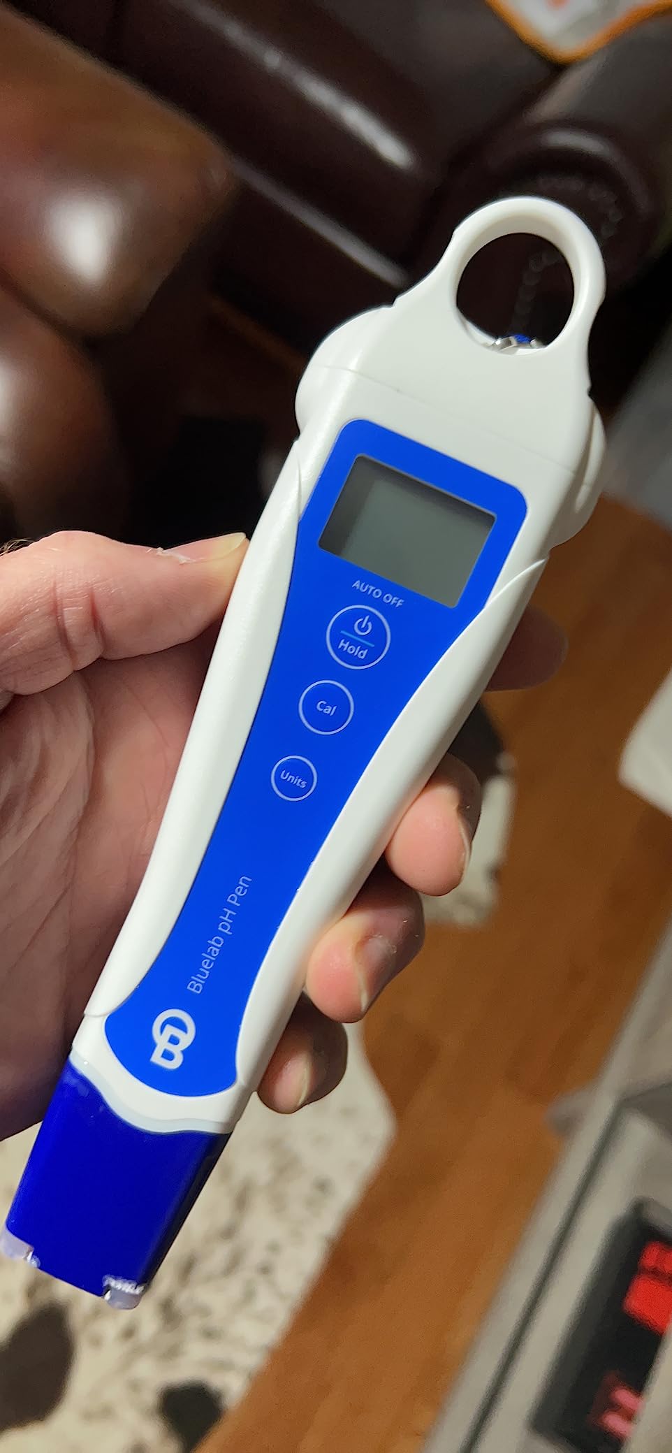 Bluelab pH Pen - +/- 0.1 pH Accurate, Durable Double Junction Probe, Waterproof & Floats, Auto Temperature Compensation, Easy Calibration - Made in NZ customer photo 1