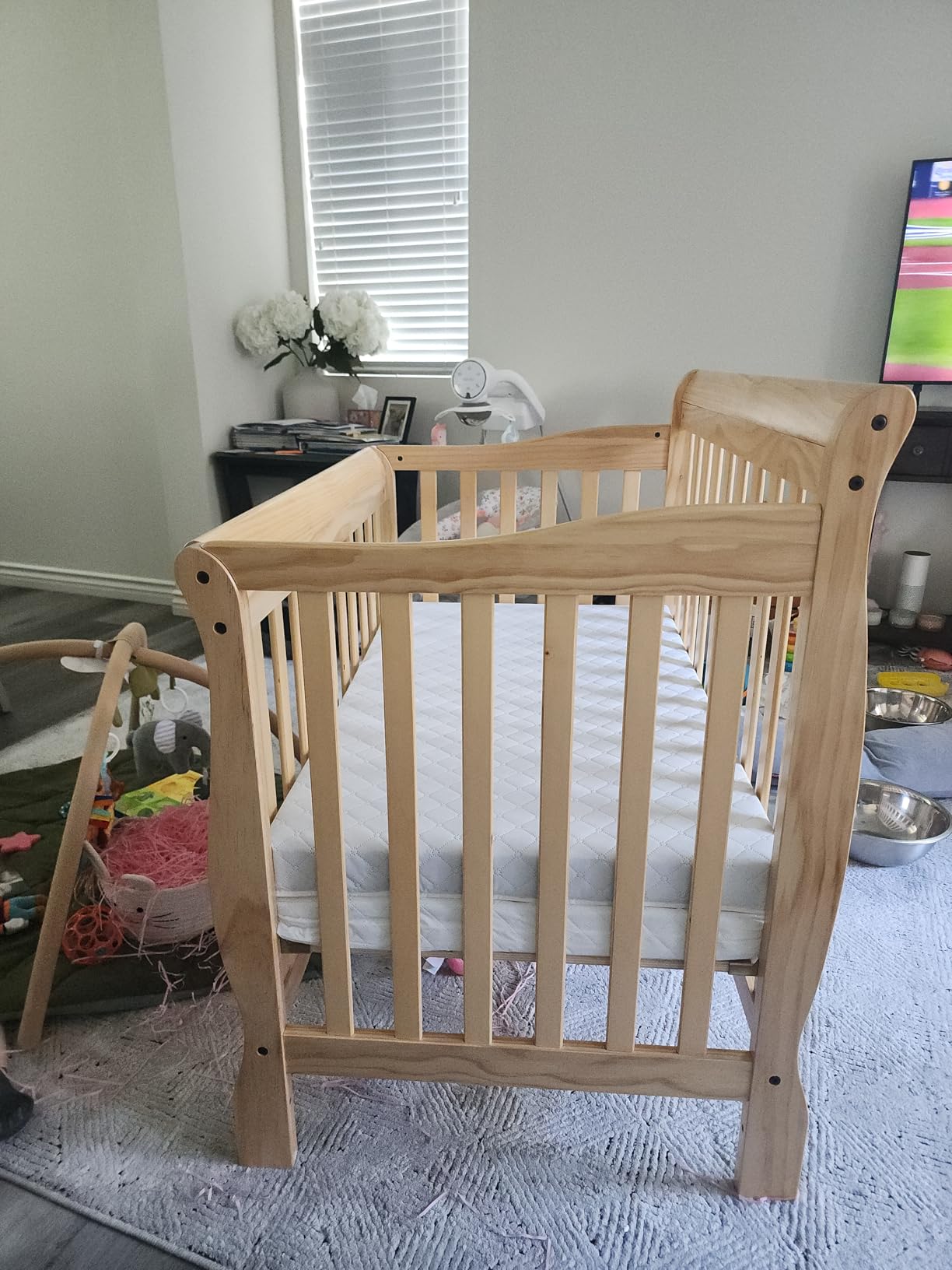 Dream On Me Aden 4-in-1 Convertible Mini Baby Crib, GREENGUARD Gold & BSA Certified, Sustainable Pinewood, Non-Toxic Finish, 3 Mattress Heights, Converts to Mini Day & Twin-Size Bed - Natural customer photo 2