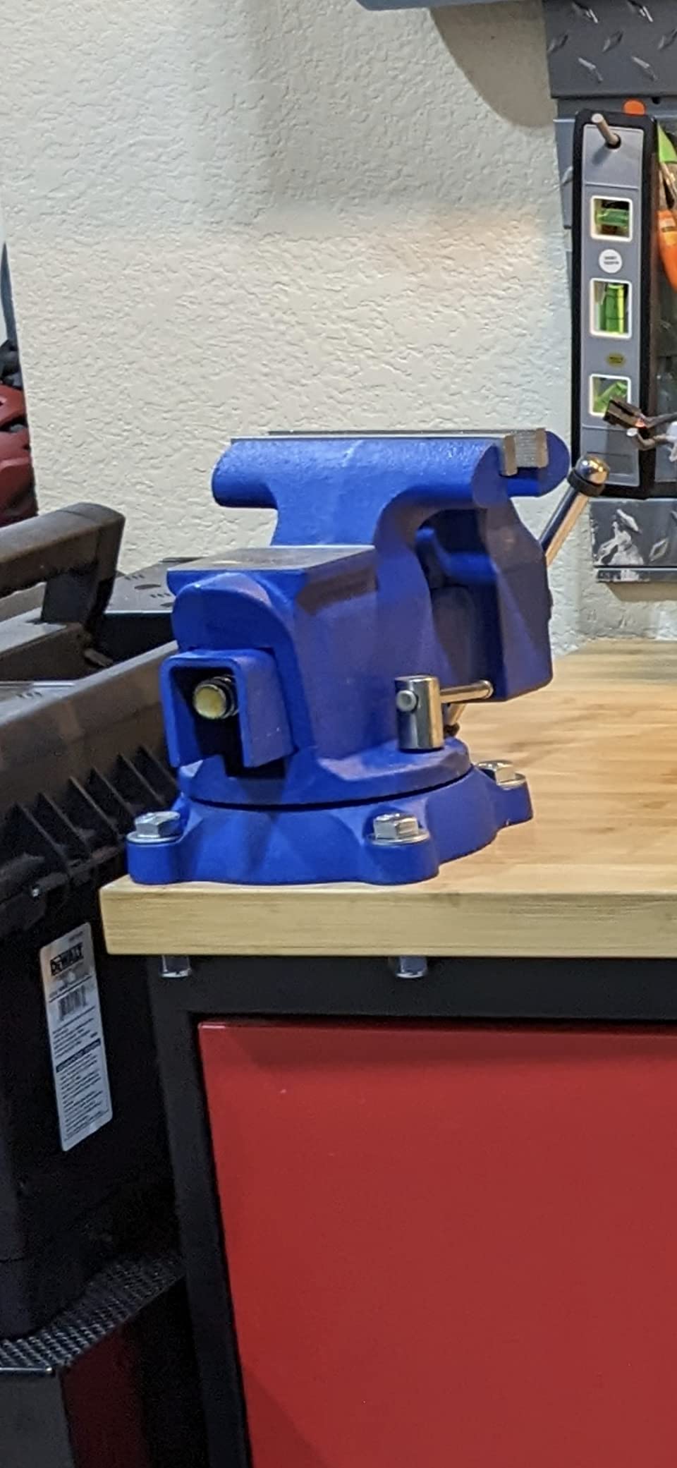Yost Vises 460 Combination Vise | 6 Inch Jaw Width Heavy-Duty Utility Pipe and Bench Vise | Secure Grip with Swivel Base | Made with Cast Iron and Steel U Channel Bar | Blue customer photo 1