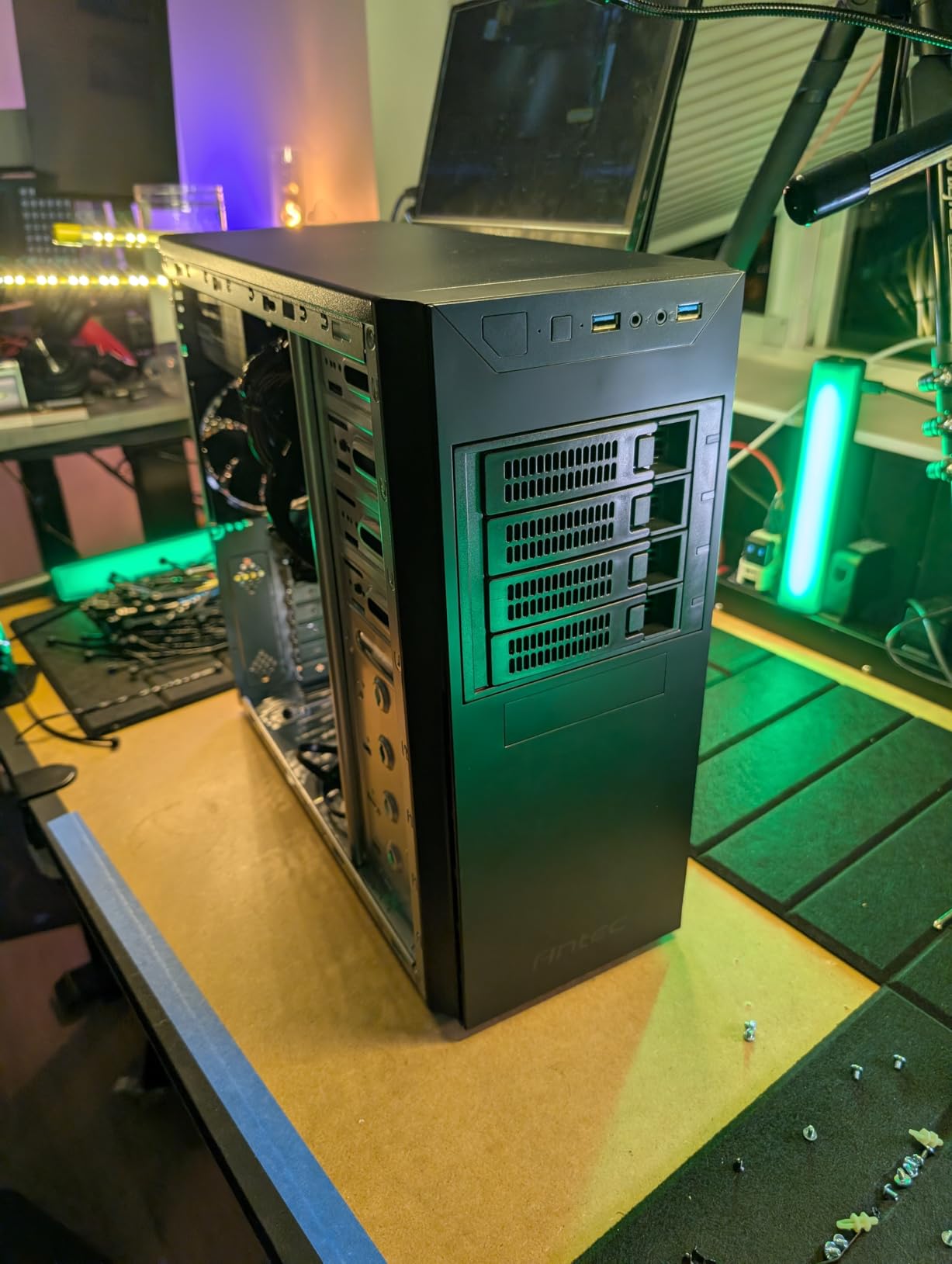 Rosewill RSV-SATA-Cage-34 Internal Hard Drive Enclosure - 3 x 5.25 to 4 x 3.5 Hot-Swap Enclosure, SATA I/II/III & SAS HDD customer photo 1