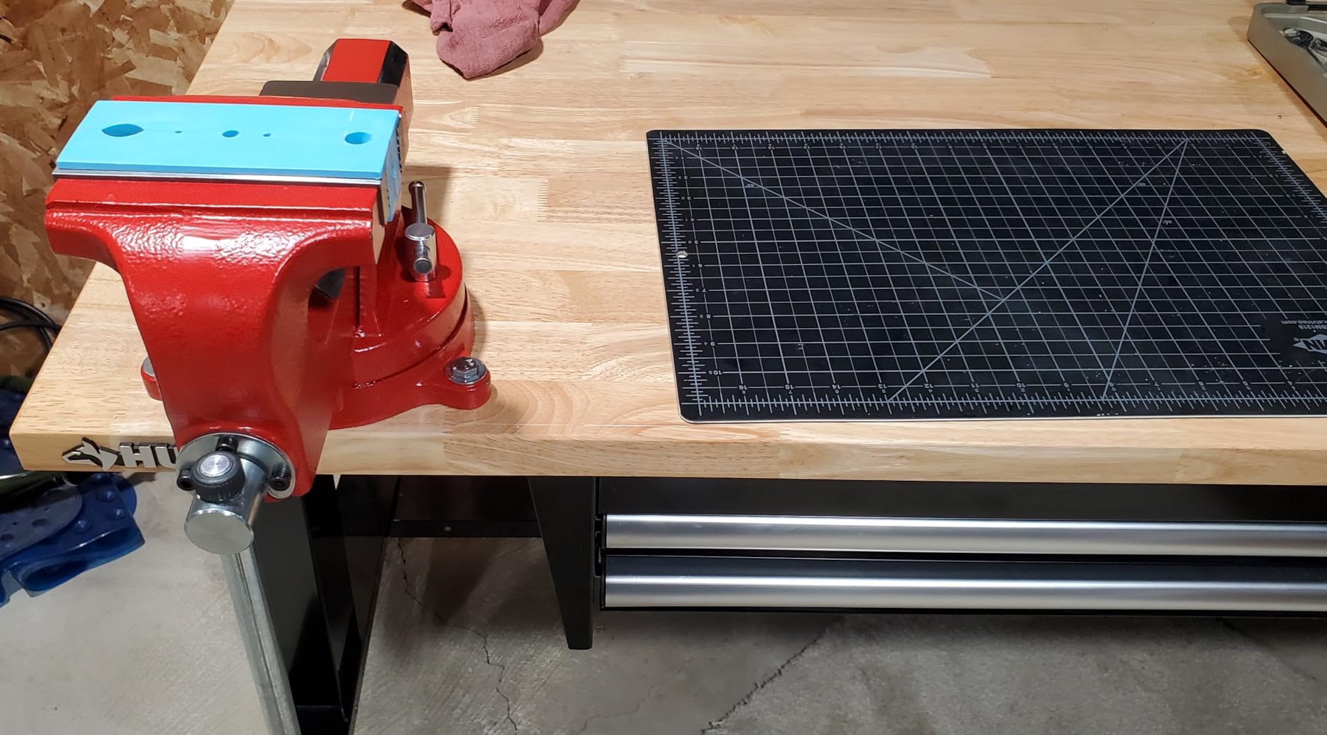Yost Vises ADI-5 Heavy Duty Vise | 130,000 PSI Tensile Strength Austempered Ductile Iron Bench Vise | 5.5 Inch Jaw Width with a 360 Degrees Interlocking Swivel Base and 2 Lockdowns | Red customer photo 1