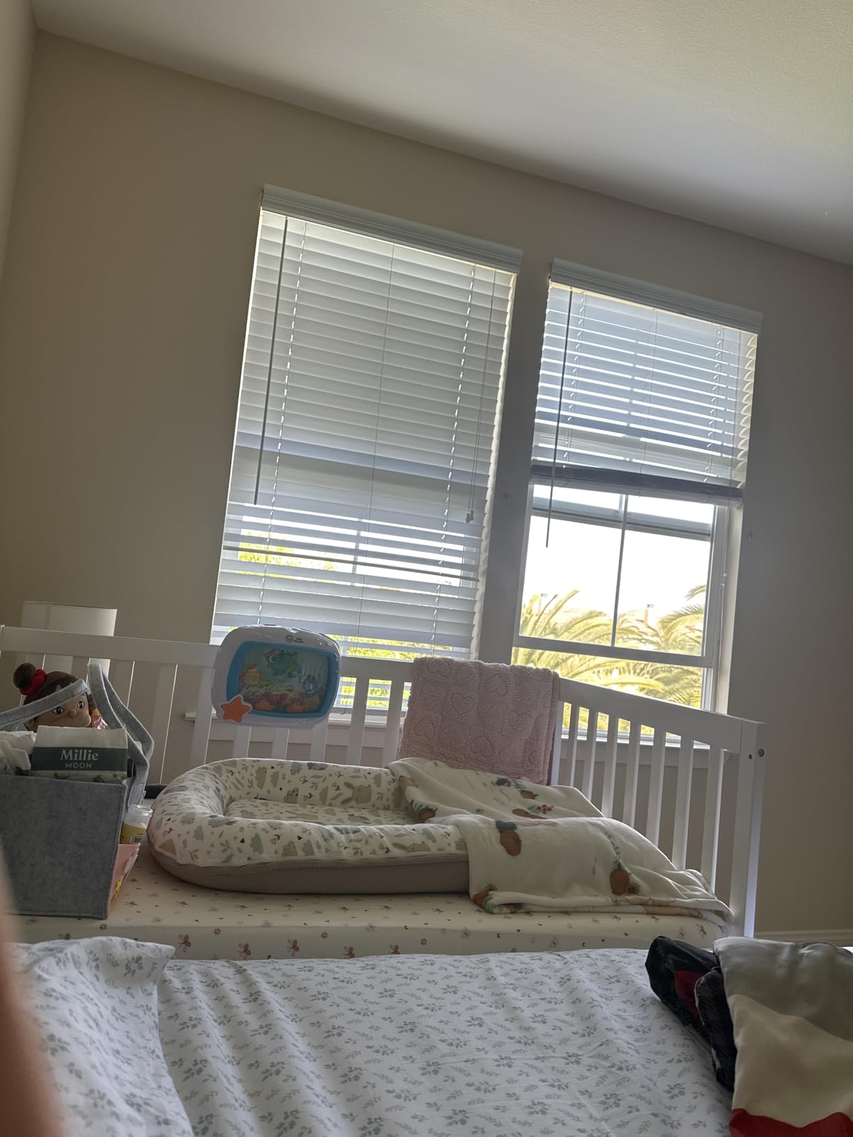 Dream On Me Synergy 5-in-1 Convertible Full-Size Baby Crib with Toddler, Day & Full Bed Conversion in White, GreenGuard Gold & BSA, 3 Mattress Heights, Sustainable Pinewood customer photo 2