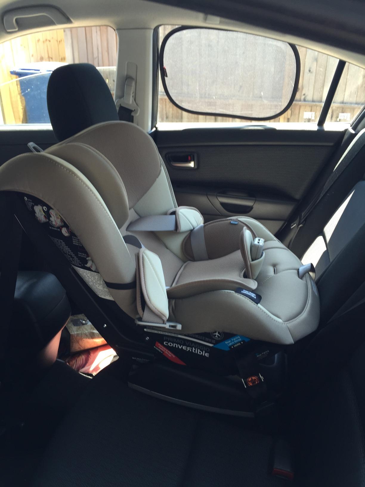 Peg Perego Primo Viaggio Convertible - Reversible Car Seat - Rear Facing for Children 5 to 45 lbs and Forward Facing for Children 22 to 65 lbs - Made in Italy - Atmosphere (Grey) customer photo 1