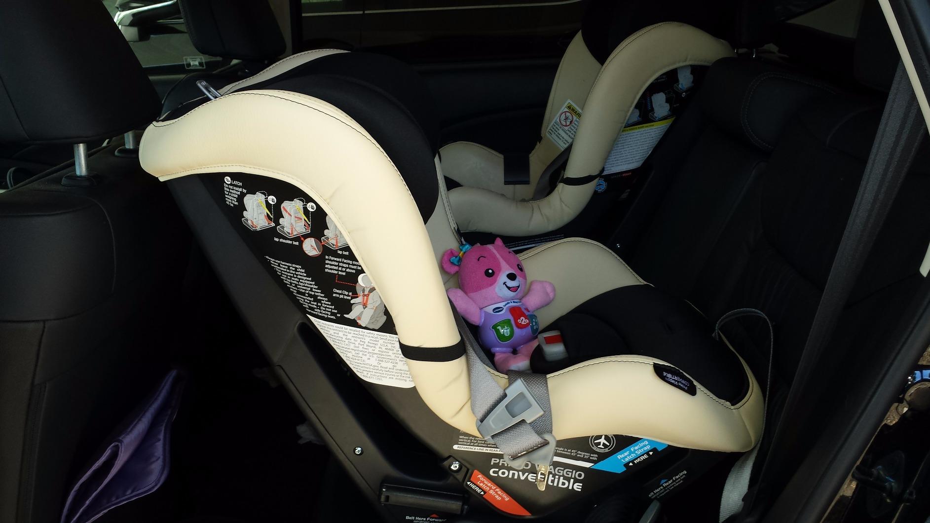 Peg Perego Primo Viaggio Convertible - Reversible Car Seat - Rear Facing for Children 5 to 45 lbs and Forward Facing for Children 22 to 65 lbs - Made in Italy - Atmosphere (Grey) customer photo 2
