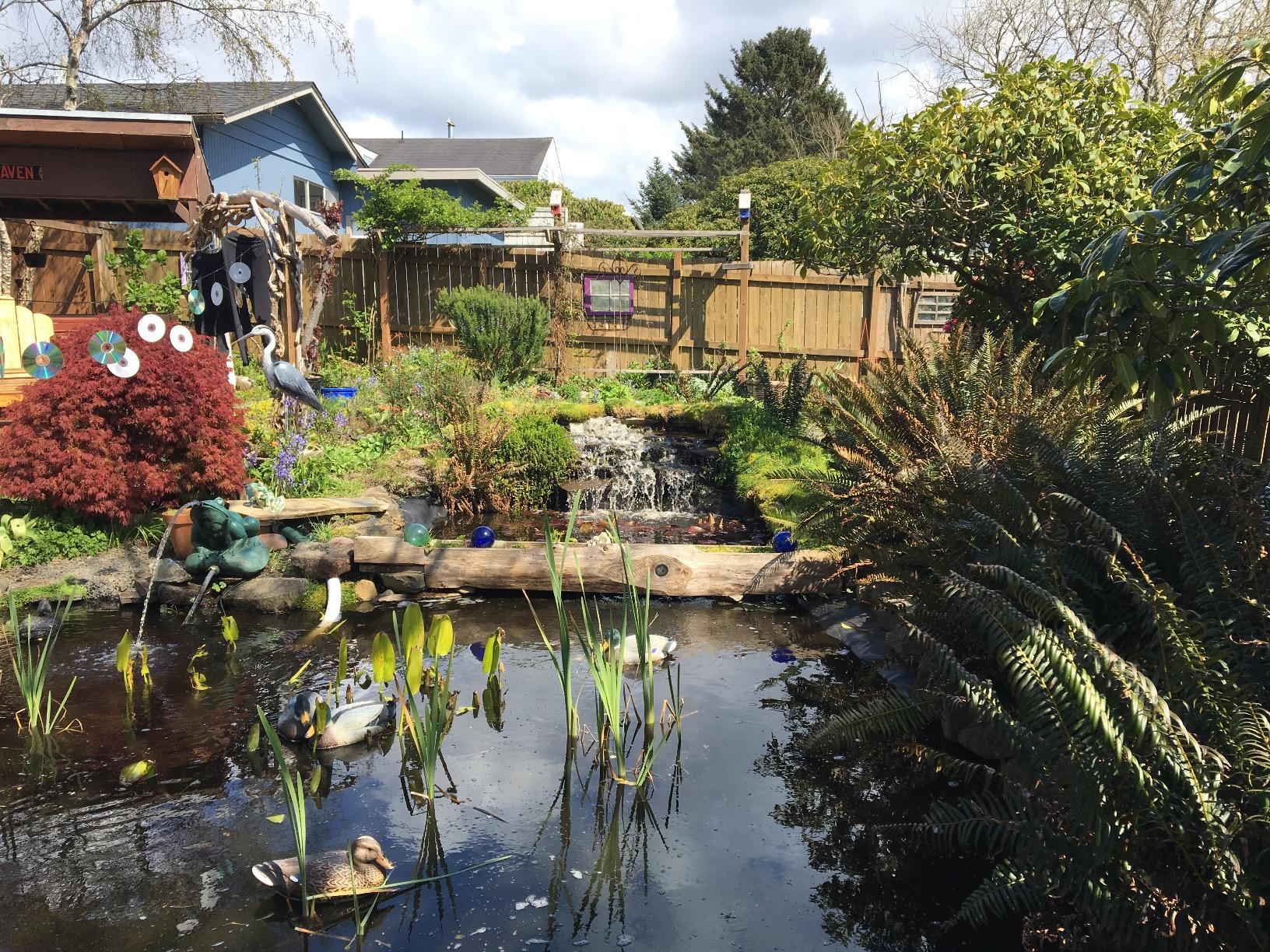 HALF OFF PONDS Pond Pulse 5,500 GPH Submersible Waterfall Pump - Hybrid Drive Pond Pump with 30' Cord customer photo 1