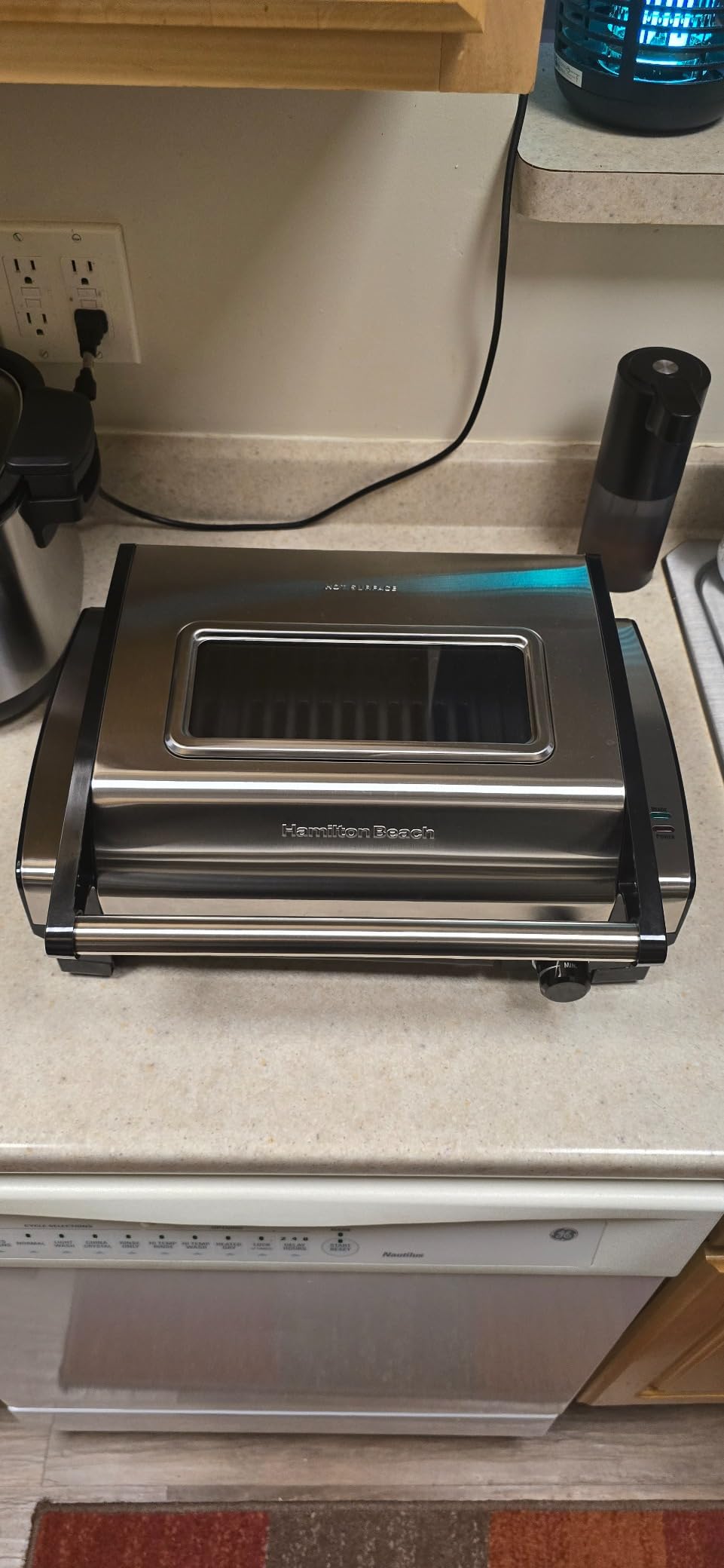 Hamilton Beach Electric Indoor Searing Grill with Viewing Window & Adjustable Temperature Control to 450F, 118 sq. in. Surface Serves 6, PFAS-Free Removable Nonstick Grate, Stainless Steel customer photo 2