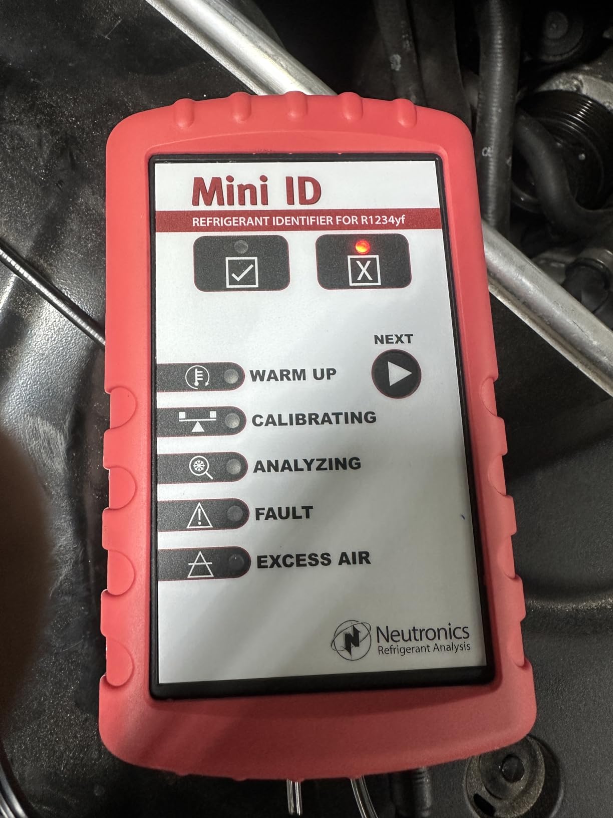 Mastercool 69134-A R134a Refrigerant Identifier - Compact Pass/Fail Analyzer with NDIR Technology, Portable A/C Purity Tester, Includes Calibration Kit customer photo 2