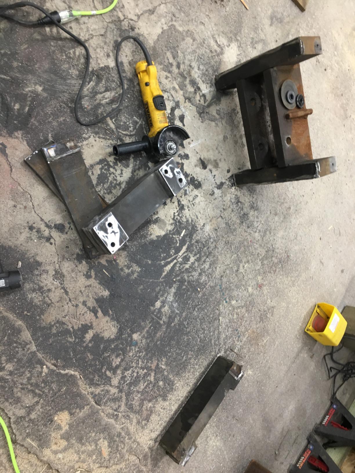 DEWALT Angle Grinder, 4.5 Inch, 11 Amp, 11,000 rpm, With Paddle Switch, Ergonomic Compact Design Grinder Tool (DWE402) customer photo 1