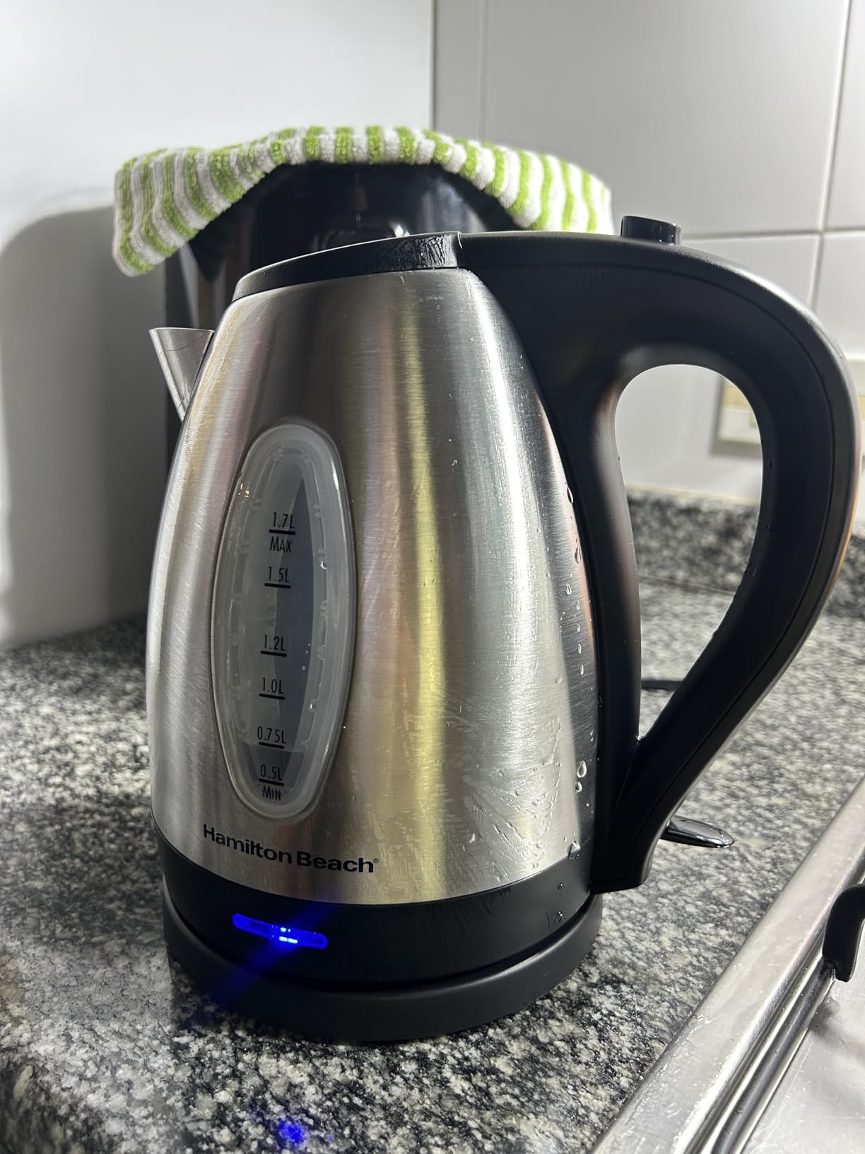 Hamilton Beach Electric Tea Kettle, Water Boiler & Heater, 1.7 Liter, Cordless Serving, 1500 Watts for Fast Boiling, Auto-Shutoff and Boil-Dry Protection, Stainless Steel (40880) customer photo 2