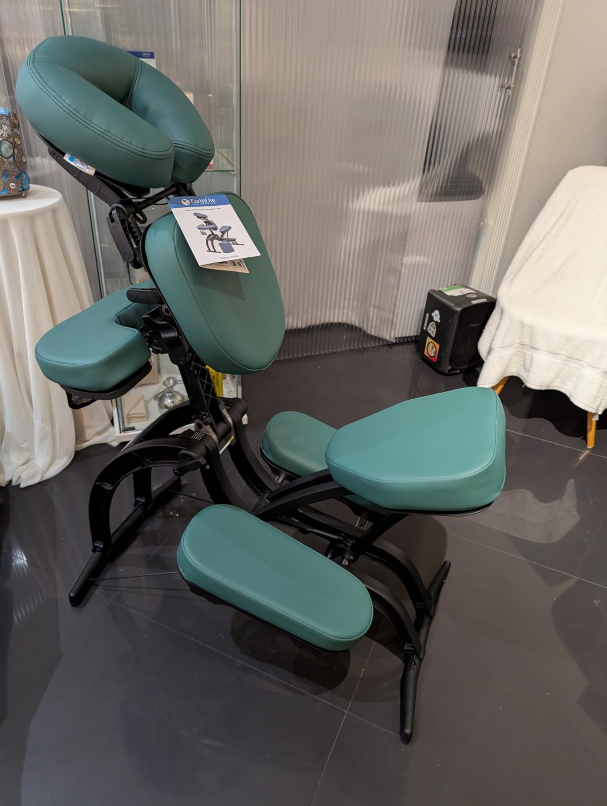EARTHLITE Portable Massage Chair AVILA II - Premium Folding Spa/Massage/Tattoo Chair incl. Rolling Carry Case customer photo 1