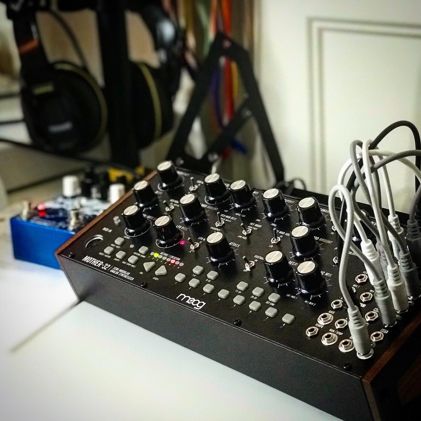 Mother-32 Semi-Modular Eurorack Analog Synthesizer with 32-Step Sequencer, VC Oscillator and Ladder Filter, MIDI In, Extended Patchbay, CV Jack customer photo 1
