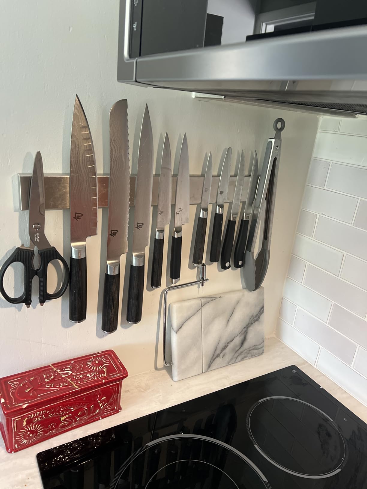 Modern Innovations 16 Inch Stainless Steel Magnetic Knife Bar with Multi-Purpose Functionality as a Knife Holder, Knife Strip, Magnetic Tool Organizer, Art Supply Organizer & Home Organizer customer photo 1