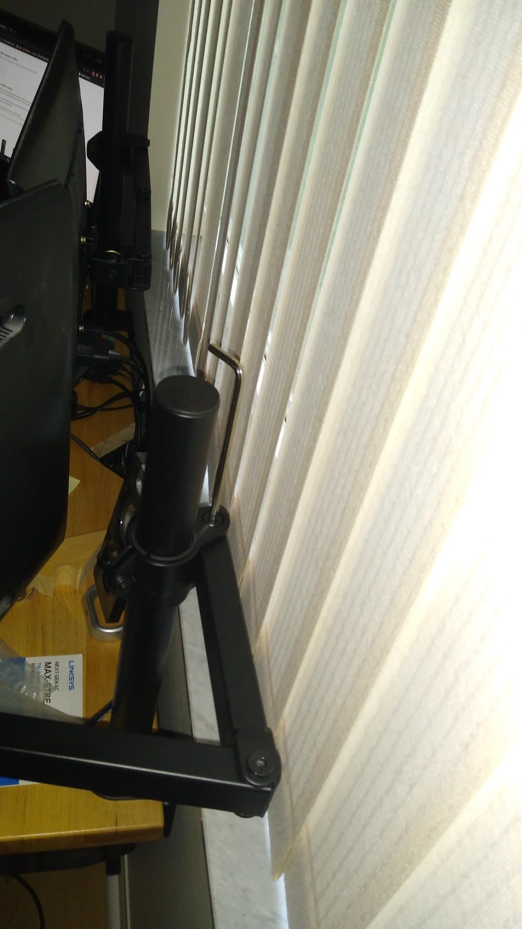 WALI Dual Monitor Stand for Desk, Dual Monitor Mounts for 2 Monitors up to 27 inch, 2 Monitor Desk Mount Holds up to 22 lbs, Height Adjustable Swivel Tilt Rotation, 75x75/100x100mm (M002), Black customer photo 1