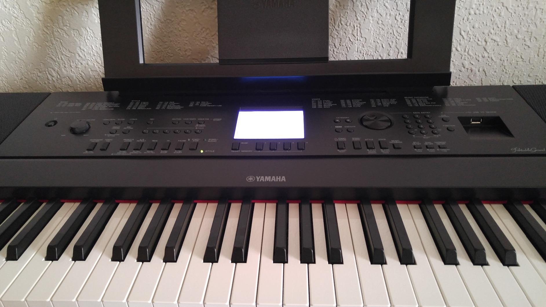 Yamaha DGX660B 88-Key Weighted Digital Piano With Furniture Stand, Black customer photo 1