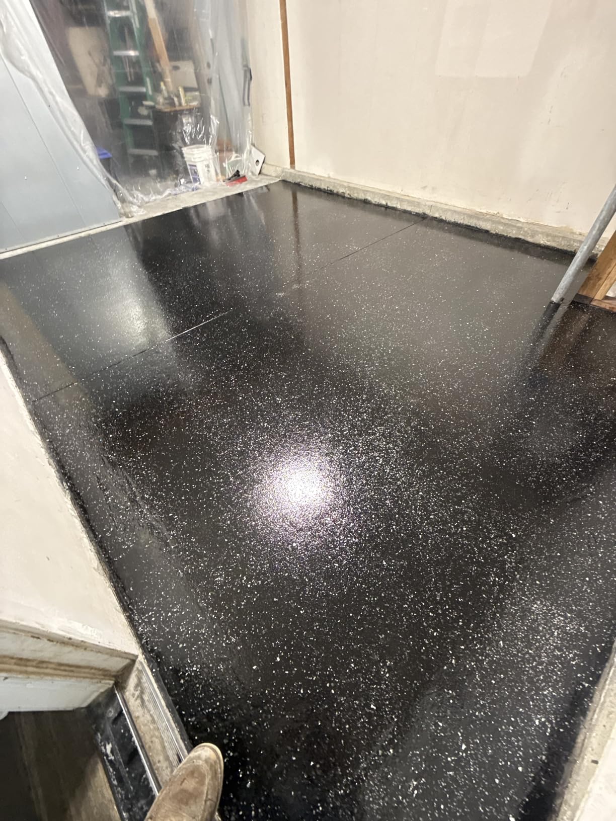 Rust-Oleum 292514 EPOXYSHIELD Premium Clear Garage Floor Coating Kit, 2.5 Car, Gloss Clear customer photo 1
