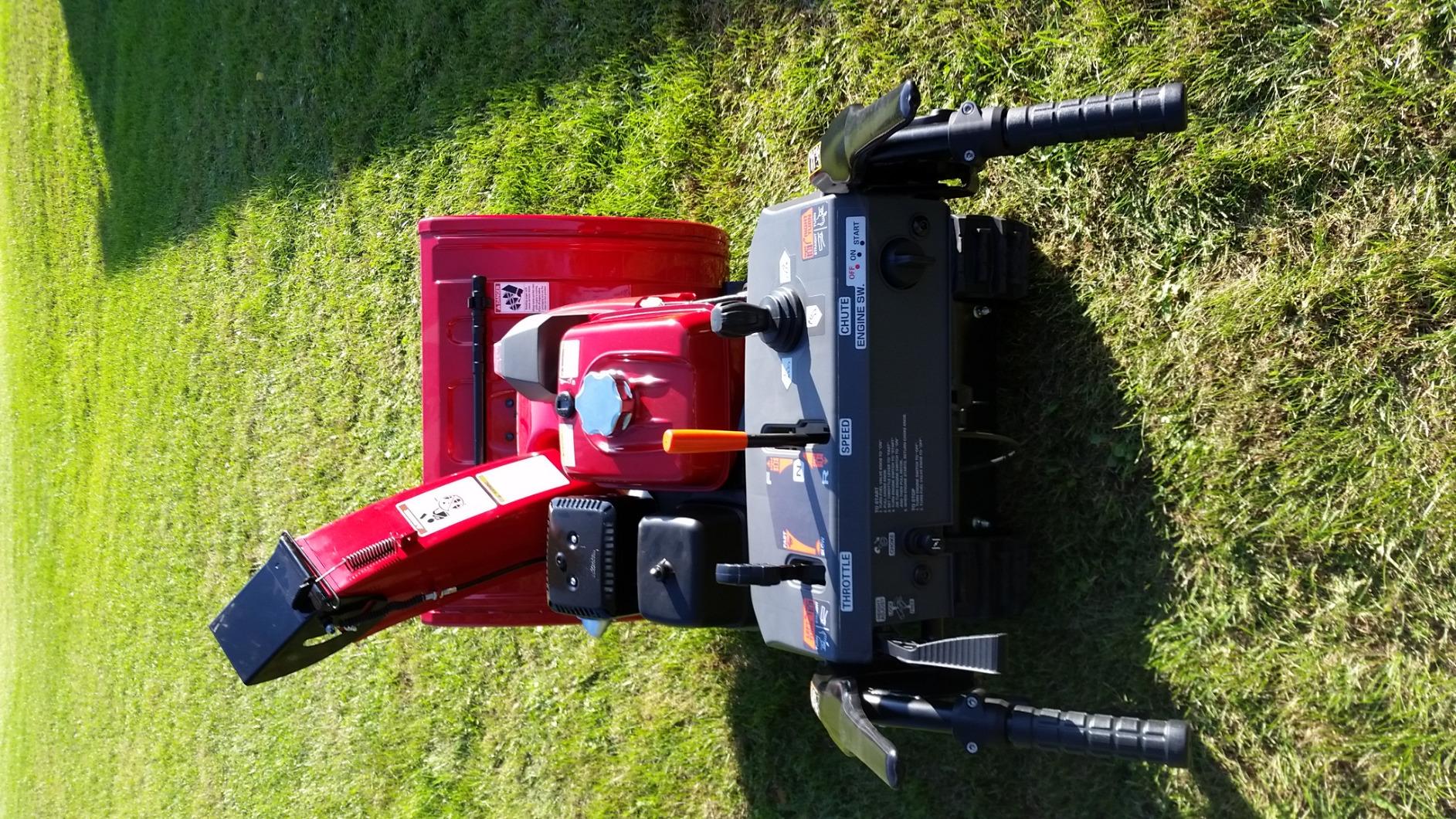 Honda HSS928 28-Inch Two Stage Snow Blower with Electric Start and Track Drive customer photo 1