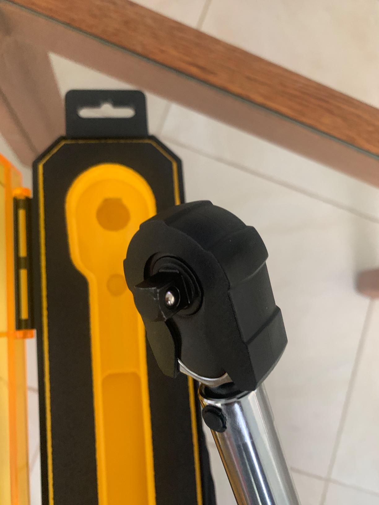 DEWALT Torque Wrench, 3/8 inch Drive, 20-100 FT-LB, Micro Adjust (DWMT75463) customer photo 2