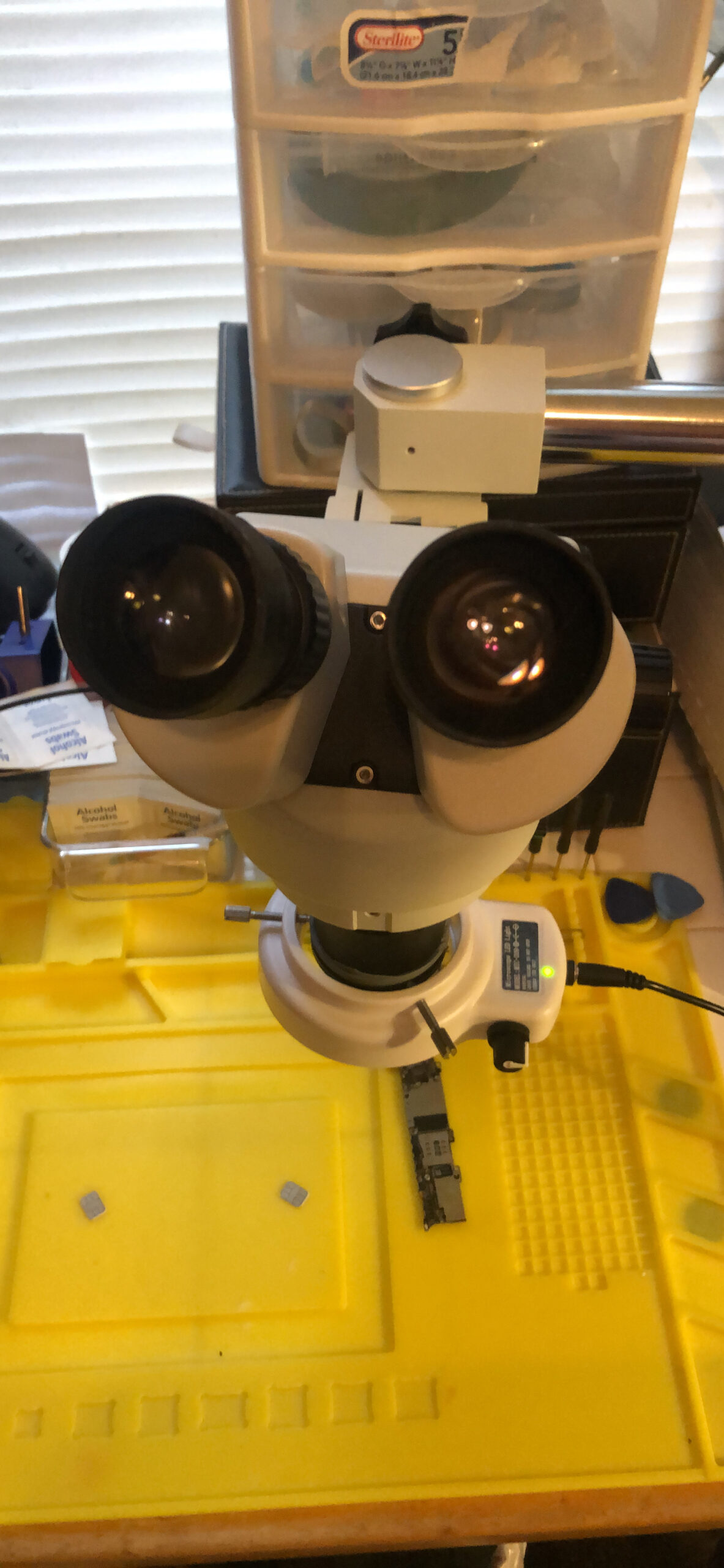 VS-3EZ-IFR07 Binocular Zoom Stereo Microscope | 10x WF Eyepiece | 0.7X-4.5X Zoom, 3.5X-90x Magnification, 0.5X & 2X Auxiliary Lens customer photo 2