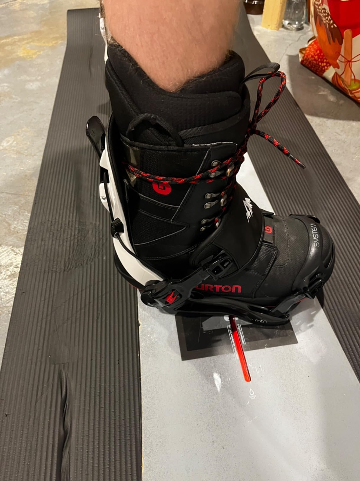 System MTN Men's Rear Entry Flow Style Snowboard Bindings (Large) customer photo 2