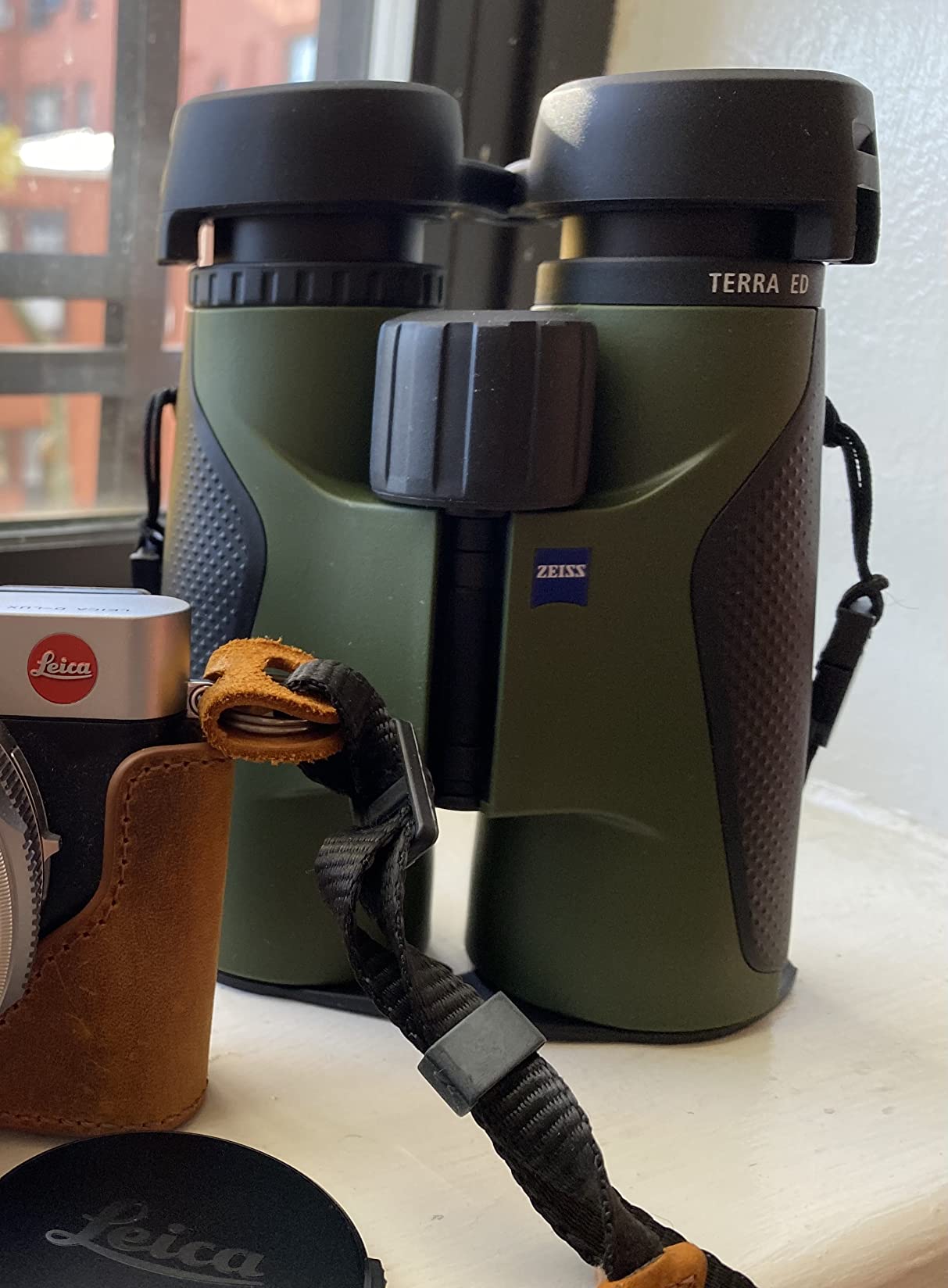 ZEISS Terra ED Binoculars 8x42 Waterproof, and Fast Focusing with Coated Glass for Optimal Clarity in All Weather Conditions for Bird Watching, Hunting, Sightseeing, Grey customer photo 1