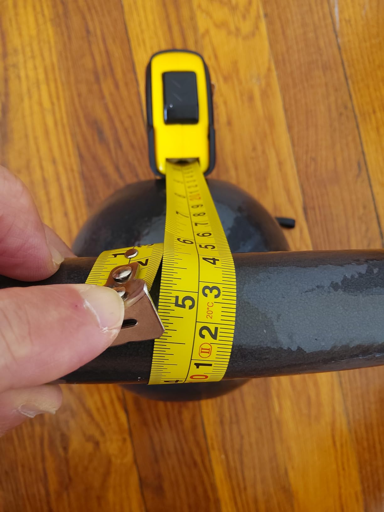 Amazon Basics Cast Iron Kettlebell customer photo 2