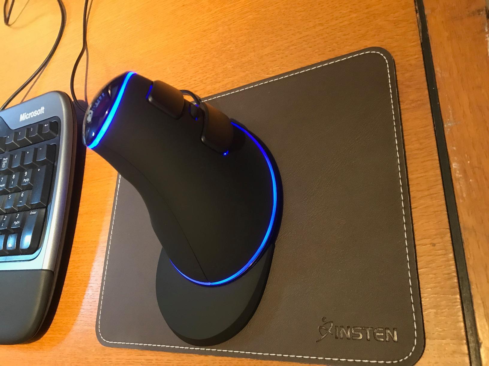 J-Tech Digital Wired Ergonomic Vertical USB Mouse with Adjustable Sensitivity (600/1000/1600 DPI), Scroll Endurance, Removable Palm Rest & Thumb Buttons [V628] customer photo 1