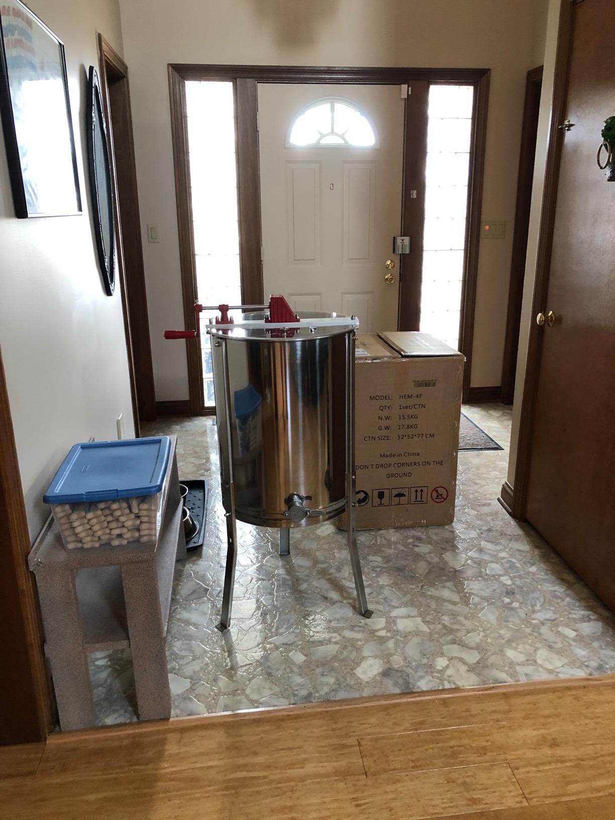 VINGLI 2 Frames Manual Honey Extractor Separator, Food Grade Stainless Steel Honeycomb Spinner Drum Crank By Hand with Adjustable Height Stands customer photo 2