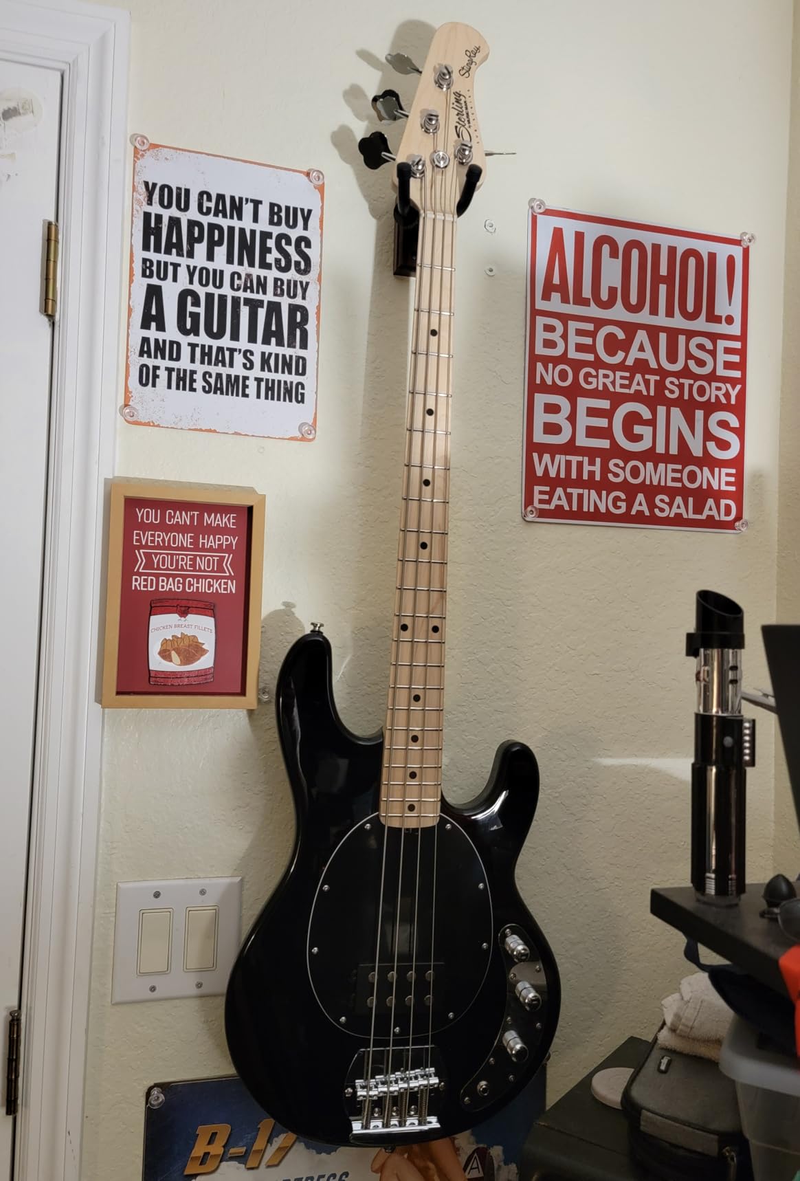 StingRay Ray4 Bass Guitar in Black (Music Man) customer photo 1