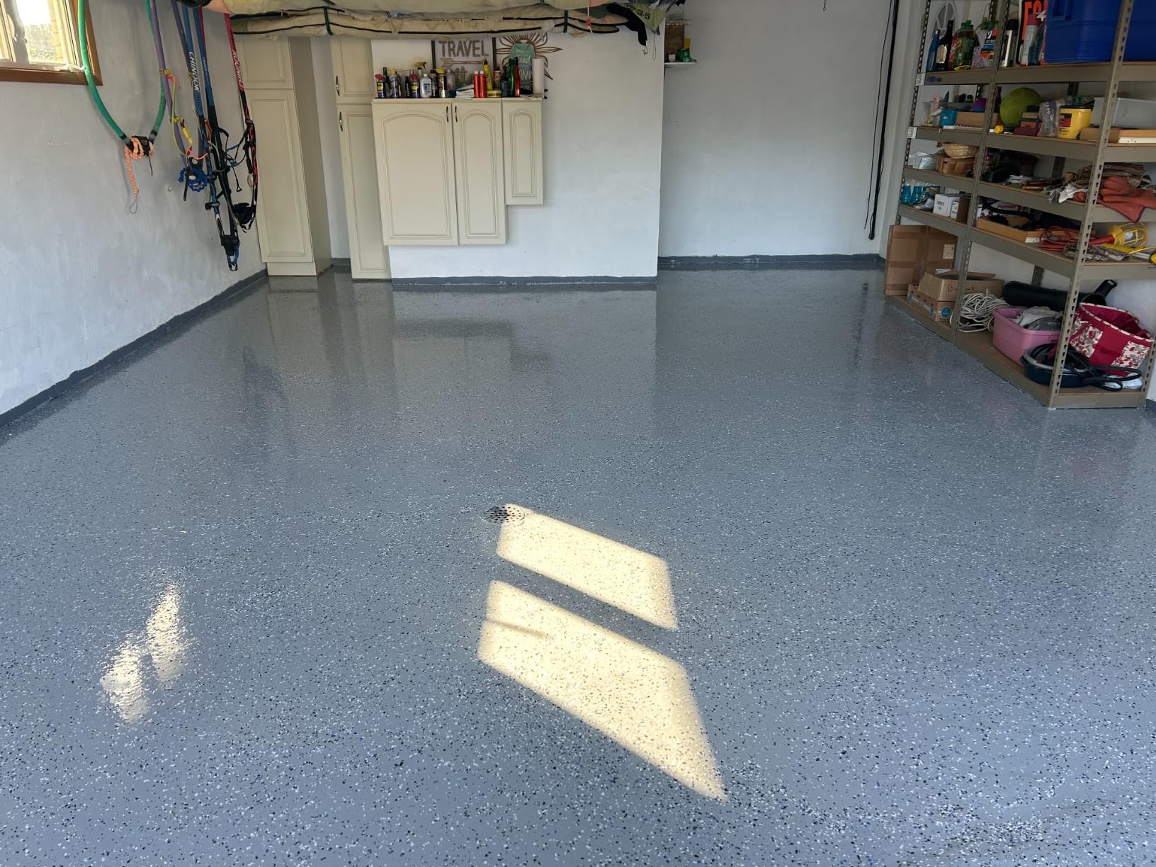 Rust-Oleum 318697 RockSolid Polycuramine Garage Floor Coating, 2.5 Car Kit, High Gloss Black customer photo 1