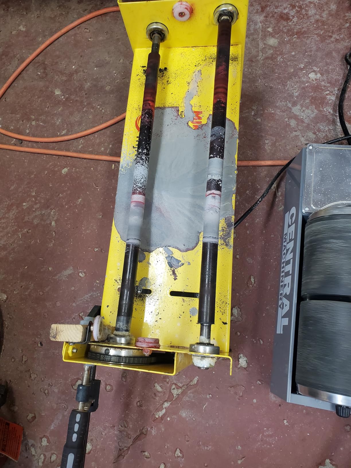 Triple Barrel Rock Tumbler Kit 18lb Capacity, Heavy Duty Rock Polisher Machine with Grit, Professional Stone Polishing Kit for Adults, 3 Barrel Tumbler, Steel Frame, Quiet Motor customer photo 2